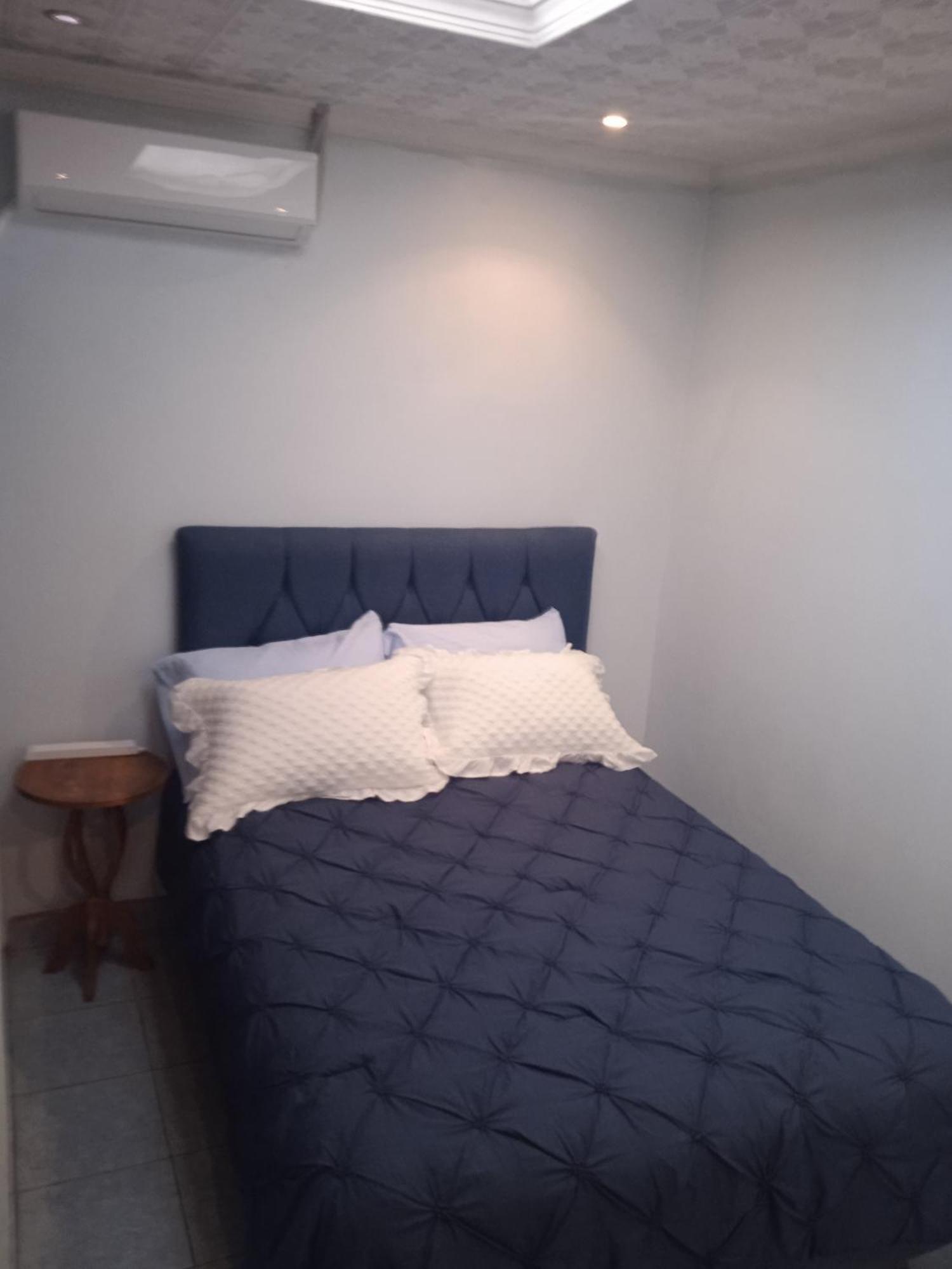 Alexander B&B Αλαχουέλα Εξωτερικό φωτογραφία